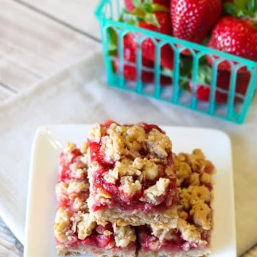 gluten-free vegan strawberry crumb bars