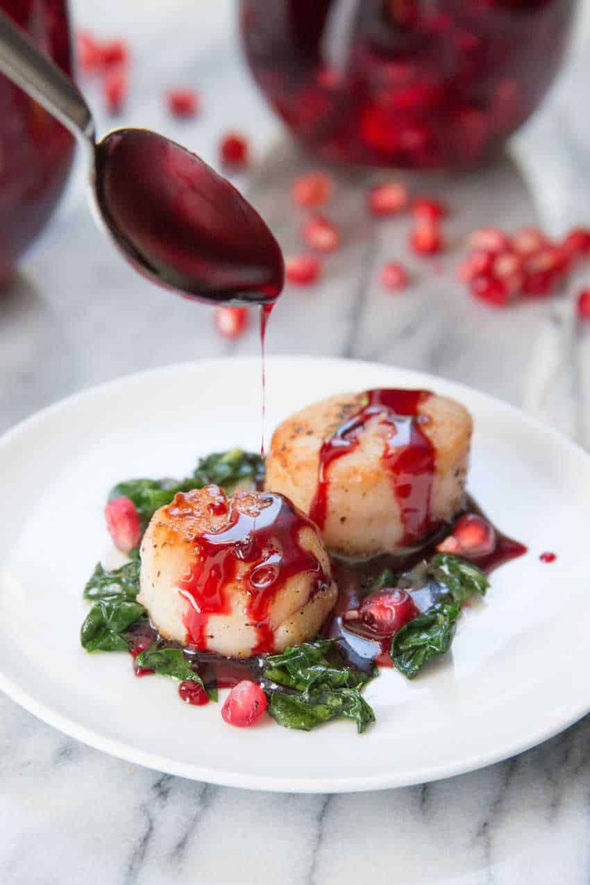 SEARED SCALLOPS WITH POMEGRANATE GLAZE