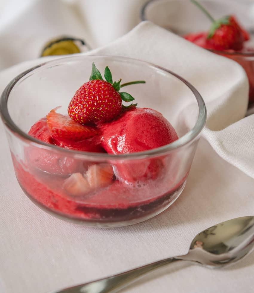 strawberry sherbet with sparkling wine