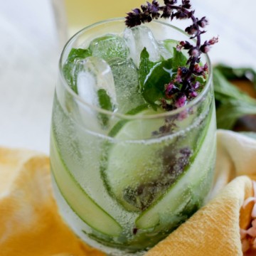 cucumber cocktail - cucumber wine sprtizer